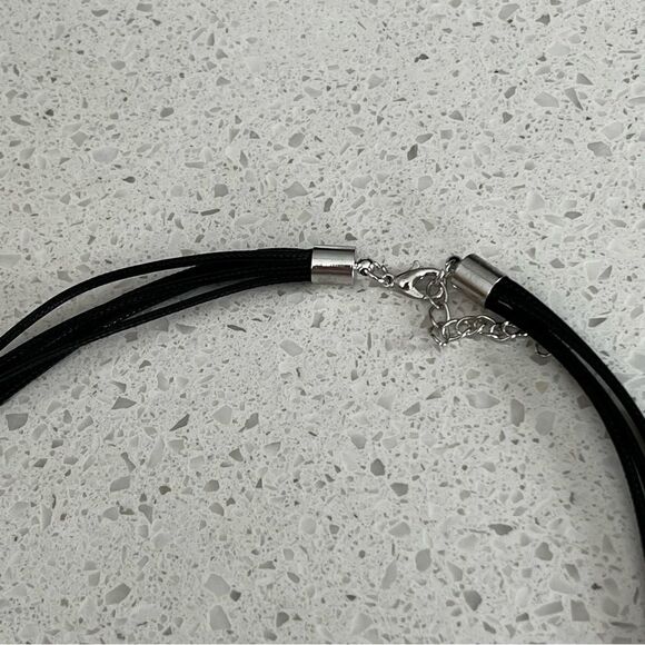 Feather Zinc Alloy Charm Necklace - Picture 5 of 9